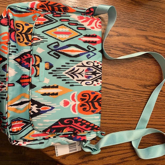 vera bradley essential messenger bag